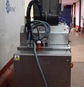 FORMADORA AUTOMÁTICA MARCA KOPPENS. CONSTRUIDA EN ACERO INOXIDABLE. CON PANTALLA TÁCTIL. DOS MOLDES , REDONDO Y OVALADO.