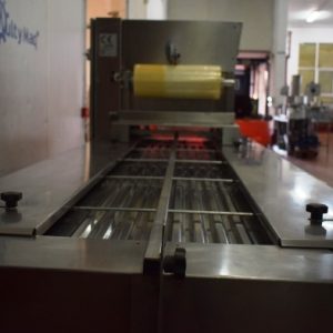 TERMOSELLADORA AUTOMÁTICA ILPRA. ACERO INOXIDABLE. SOLO SELLADO Y MAP. ALINEADOR DE BANDEJAS. MAQUINA DE OCASIÓN PARA INDUSTRIA ALIMENTARIA.