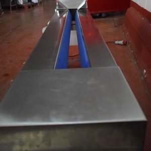 CINTA CALIBRADORA. CONSTRUIDA EN ACERO INOXIDABLE. MAQUINARIA DE OCASION . MAQUINAS DE SEGUNDA MANO. INDUSTRIA ALIMENTARIA.