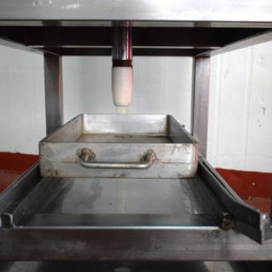 PRENSA CONSTRUIDA EN ACERO INOXIDABLE. PRENSA DE OCASIÓN PARA LA INDUSTRIA ALIMENTARIA. MAS INFO EN MULTYMAQ MAQUINARIA S.L -968776081-