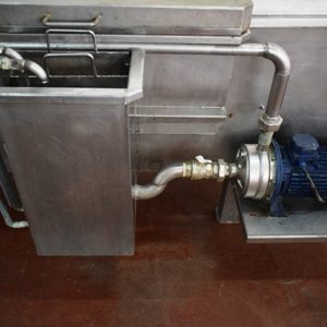 DESCONGELADOR DE ALIMENTOS CONSTRUIDO EN ACERO INOXIDABLE. CALENTAMIENTO POR VAPOR. BOMBA DE RECIRCULACIÓN. MAQUINA DE OCASIÓN.