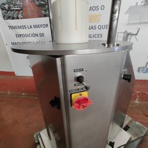 CORTADORA DE CUÑAS DE QUESO REF: 2680