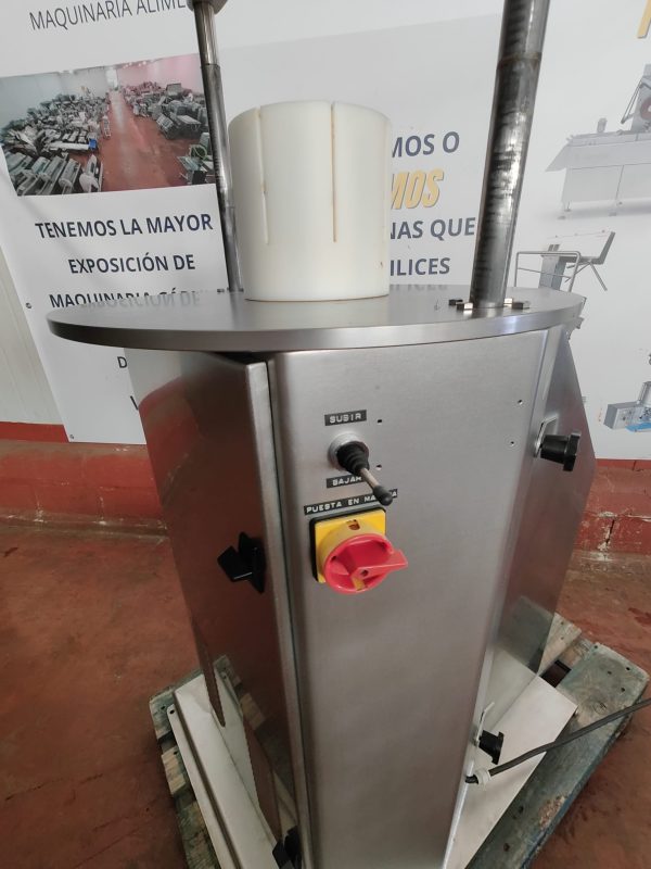 CORTADORA DE CUÑAS DE QUESO REF: 2680