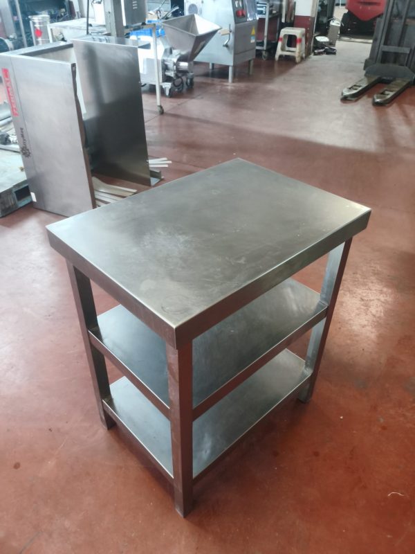 MESA CON ESTANTES 705X500X830 REF: 2711