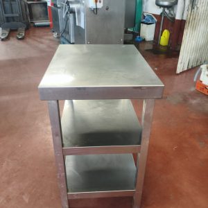 MESA CON ESTANTES 705X500X830 REF: 2711