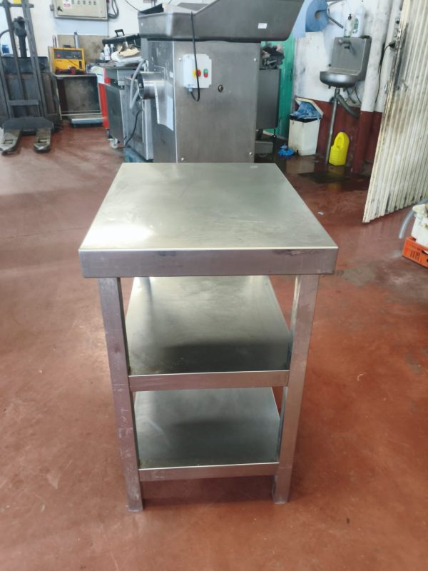 MESA CON ESTANTES 705X500X830 REF: 2711